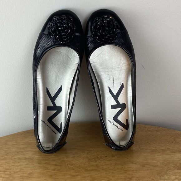 Ann Klein Sport Women’s Black Patent  Dress Flats Flower Size 8.5M - Picture 6 of 8